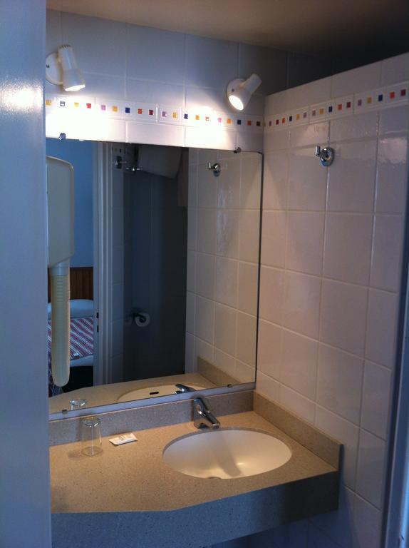 Standard Single Room,814888919:JPEG